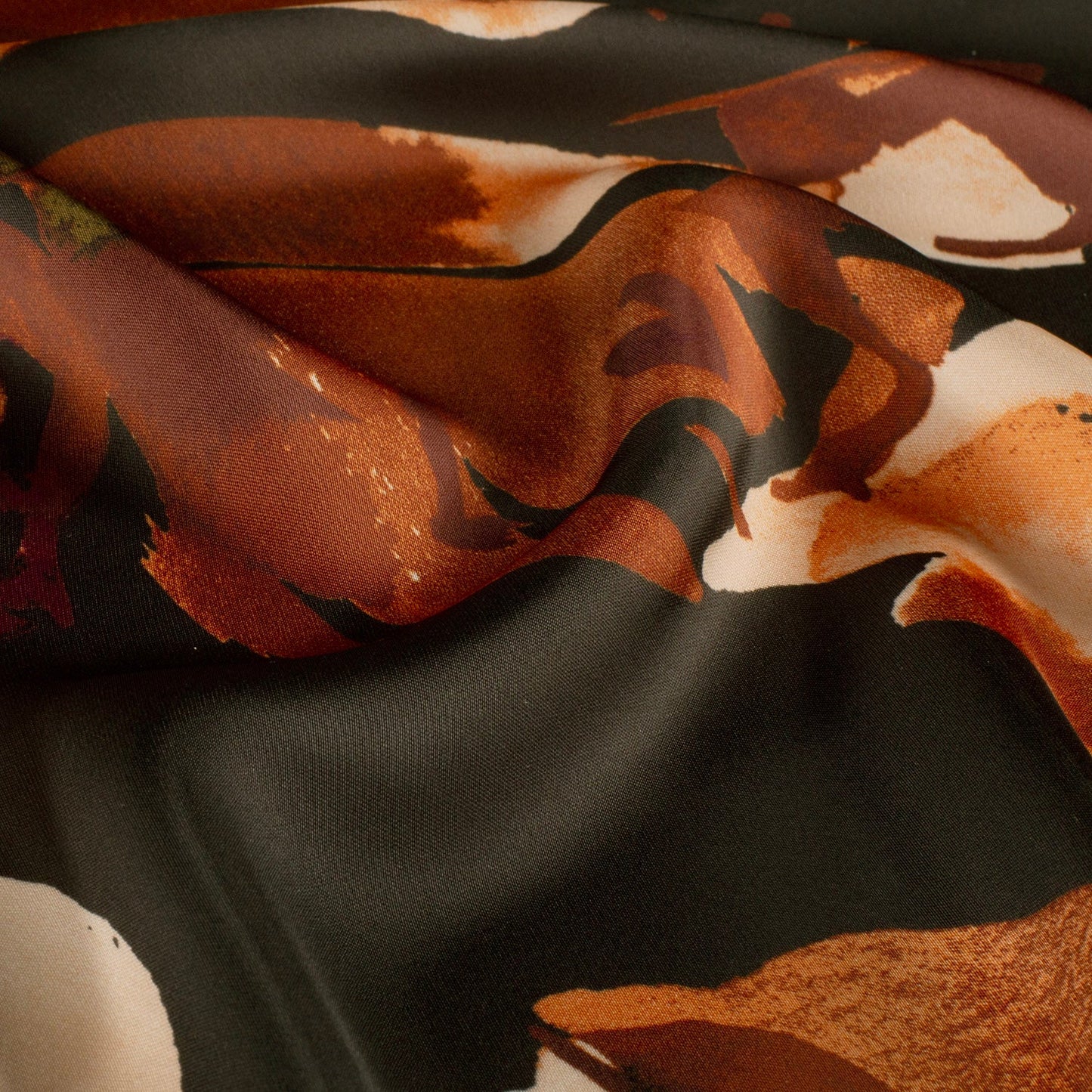 Image de satin - fleurs abstraites 185 g/m² – disponible chez Šarlotes audumi