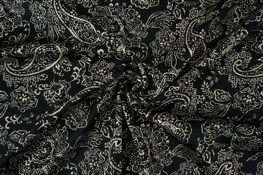 Satin avec élasthanne - motif élégant sur fond noir 80 g/m²