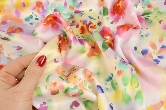 alt
Satin avec élasthanne - motif aux couleurs printanières 80 g/m²