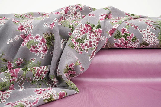 Image avec chiffon - fines fleurs de cerisier 65 g/m² – disponible chez Šarlotes audumi
