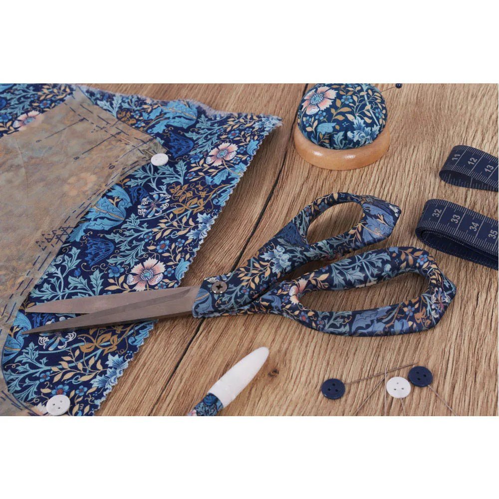Image de ciseaux avec manche décoratif Hobby Gift Create 21,5 cm – disponible chez Tissus de Charlotte