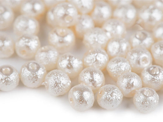 Image of glass wax beads with pearlescent sheen Ø4 mm 20g – available online at Šarlotes audumi