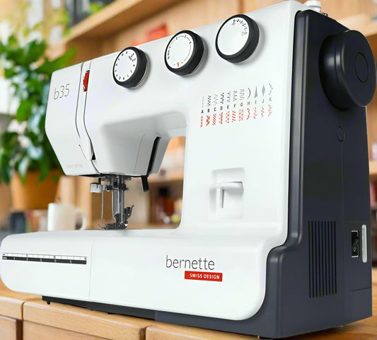 alt
Bernette B35 sewing machine