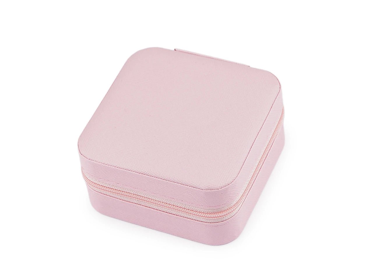 Image of a sewing kit in a box|various shades – available at Šarlotes audumi