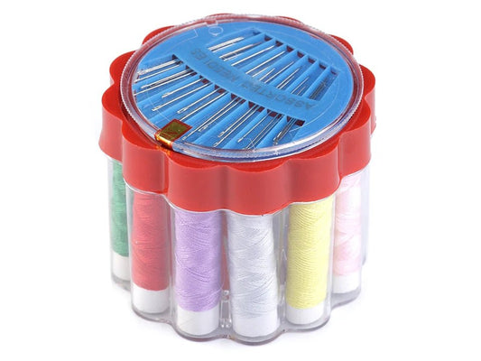 alt
Image of a sewing kit in a plastic box – available at Šarlotes audumi