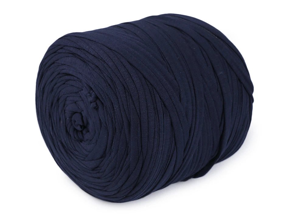 Attēls ar T-kreklu | Spageti dzijas - 700g / 120m – pieejams internetā Šarlotes audumi