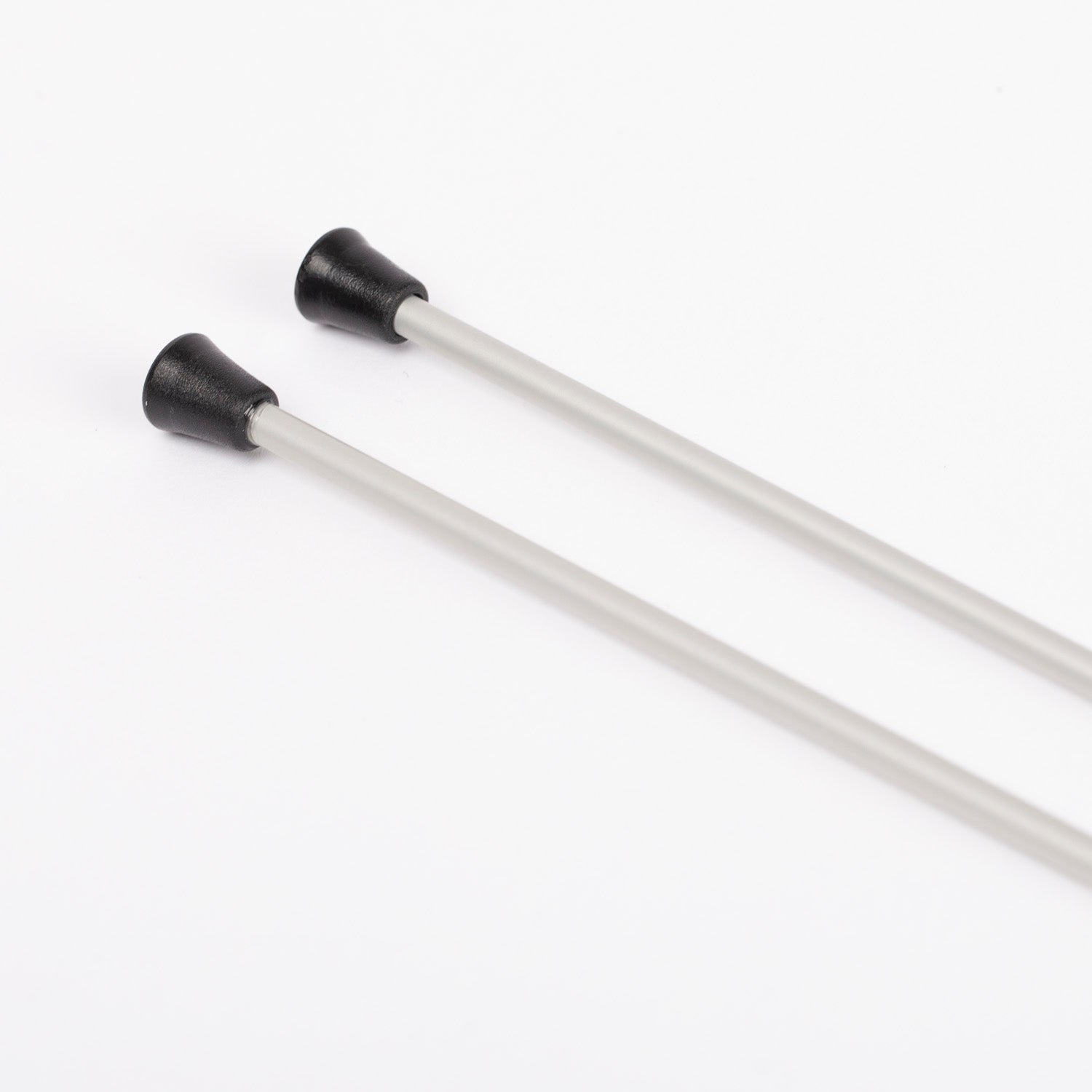 Image d'aiguilles à tricoter droites DROPS en aluminium | 35 cm tailles 2,00 - 5 mm – disponible chez Šarlotes audumi