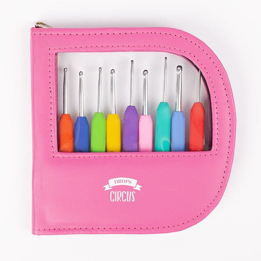 alt
Image of a DROPS crochet hook set with ergonomic handles – 9 sizes + case – available at Šarlotes audumi