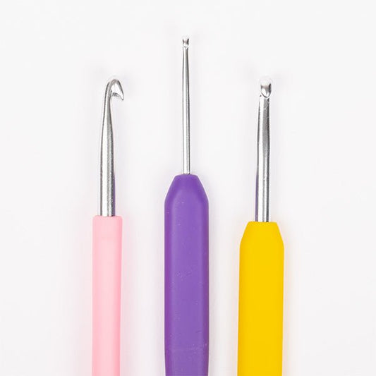 alt
Image of DROPS crochet hook set with ergonomic handles – 9 sizes + case – available at Charlotte's fabrics