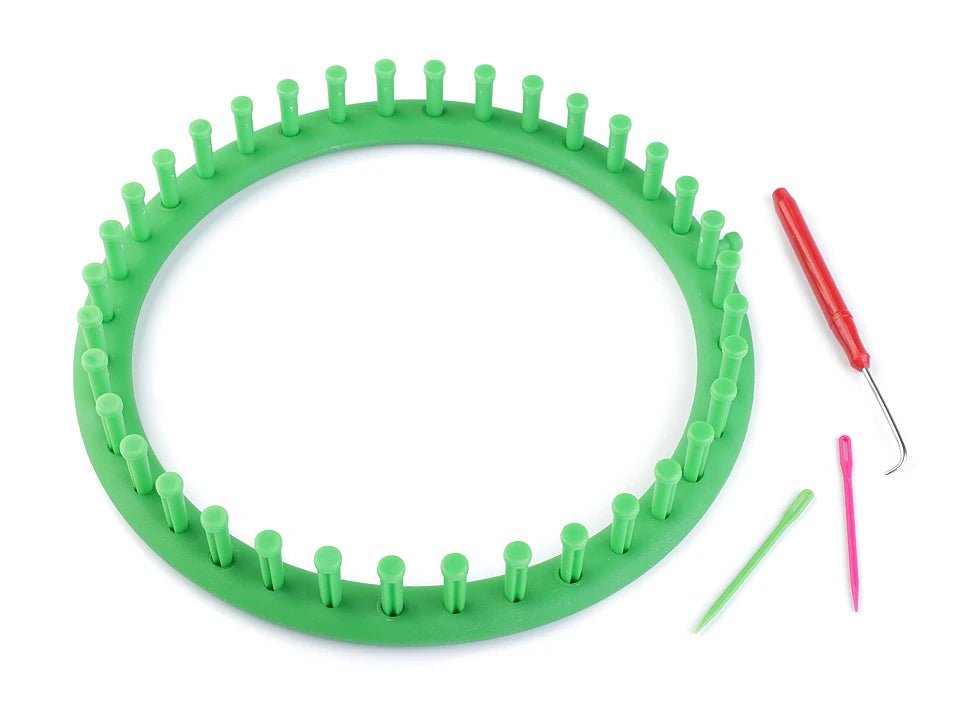Attēls ar Tapošanas (Knitting Loom) apaļais adīšanas rāmis cepurēm un šallēm –Ø24 cm – pieejams Šarlotes audumi