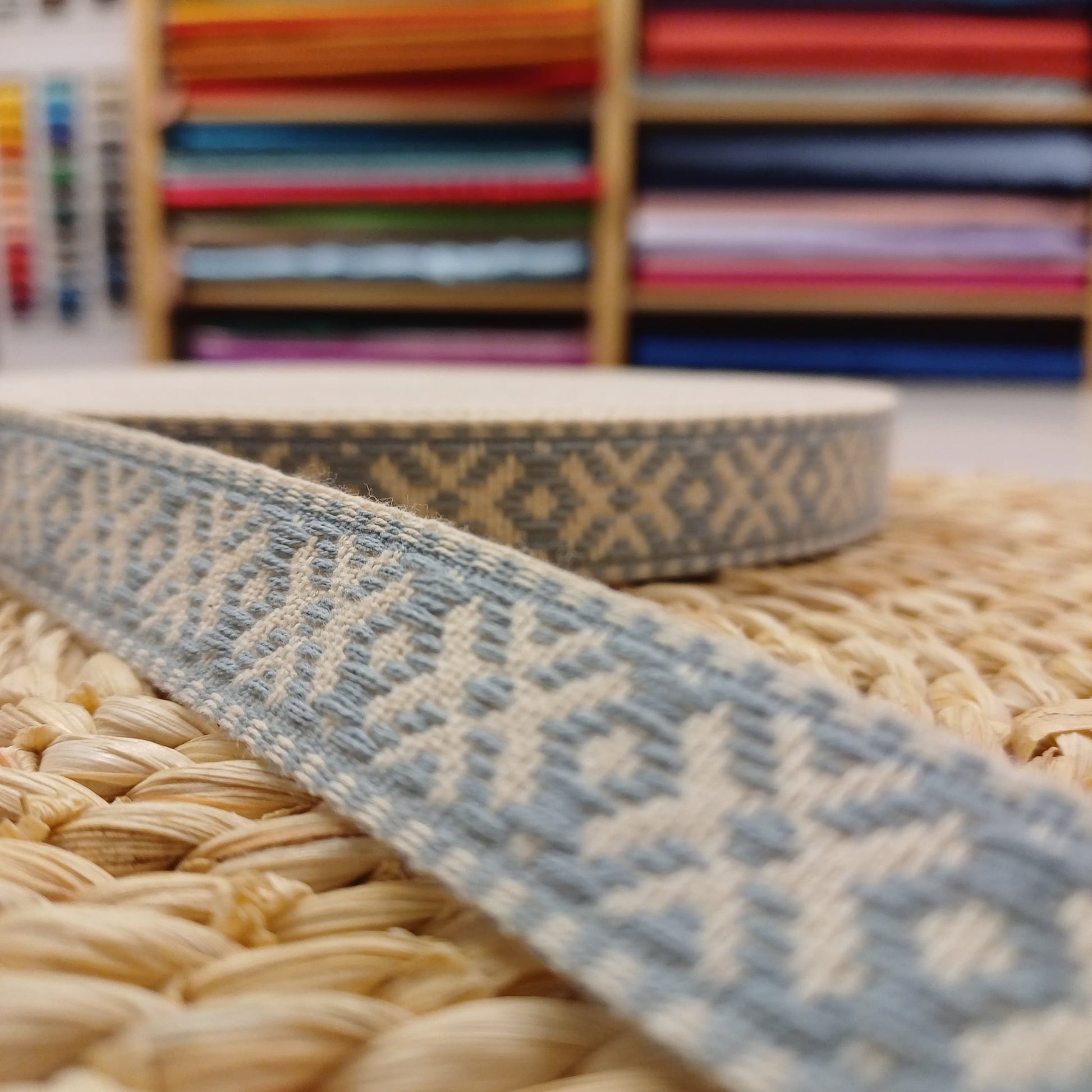 Ruban folklorique, ceinture 20 mm bleu clair-LV