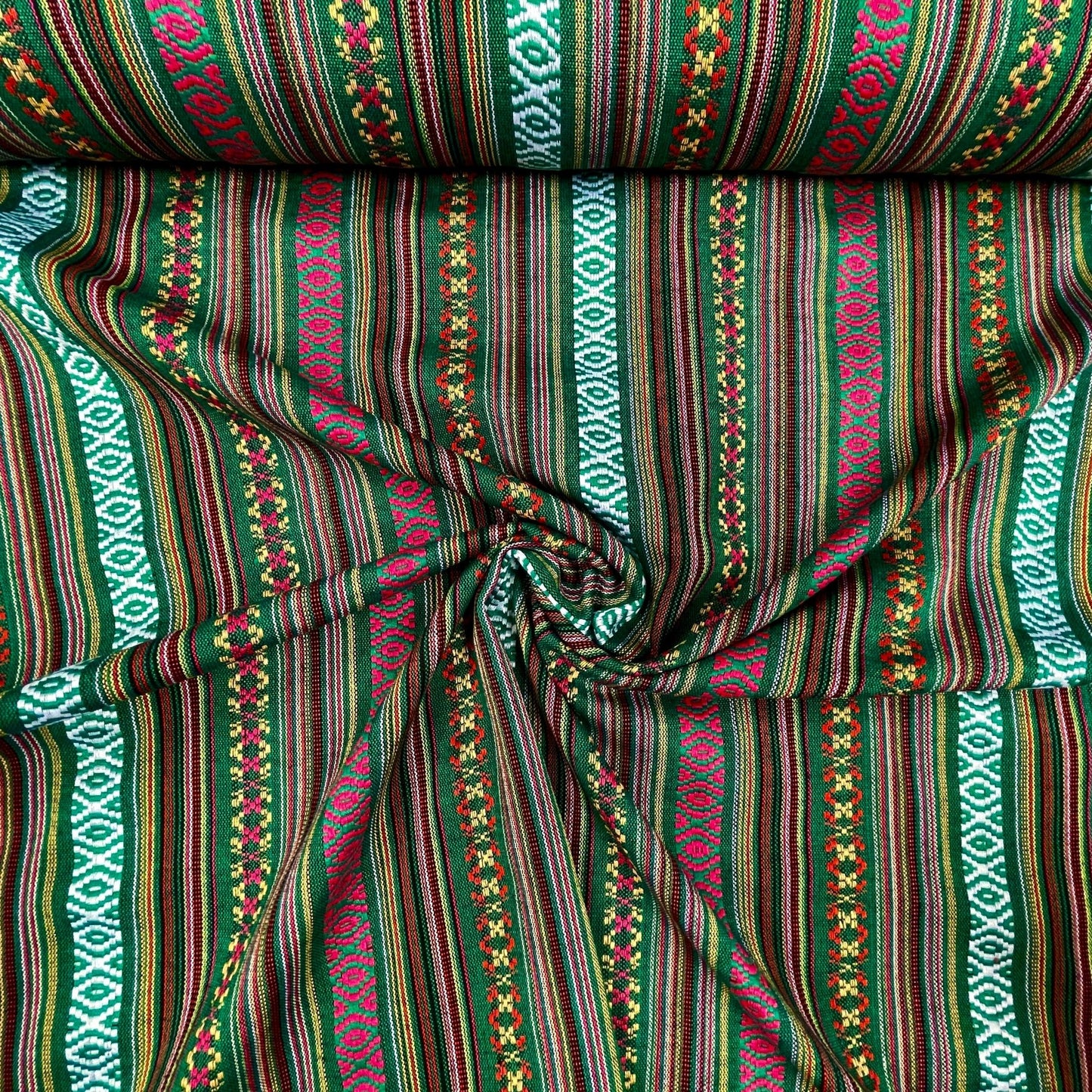 Stoff mit traditionellem Muster – grün
