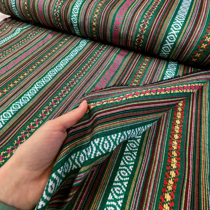 Stoff mit traditionellem Muster – grün