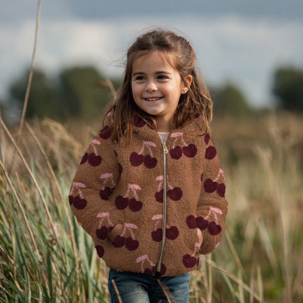 Kuva Teddy-fleece-kirsikoista – saatavilla verkossa Šarlotes audumi