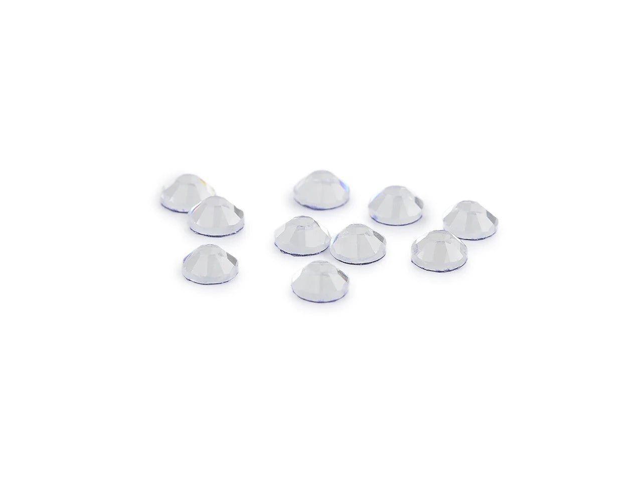 Image with thermo-adhesive crystals (hotfix), 4 mm 2 g – available at Charlotte Fabrics