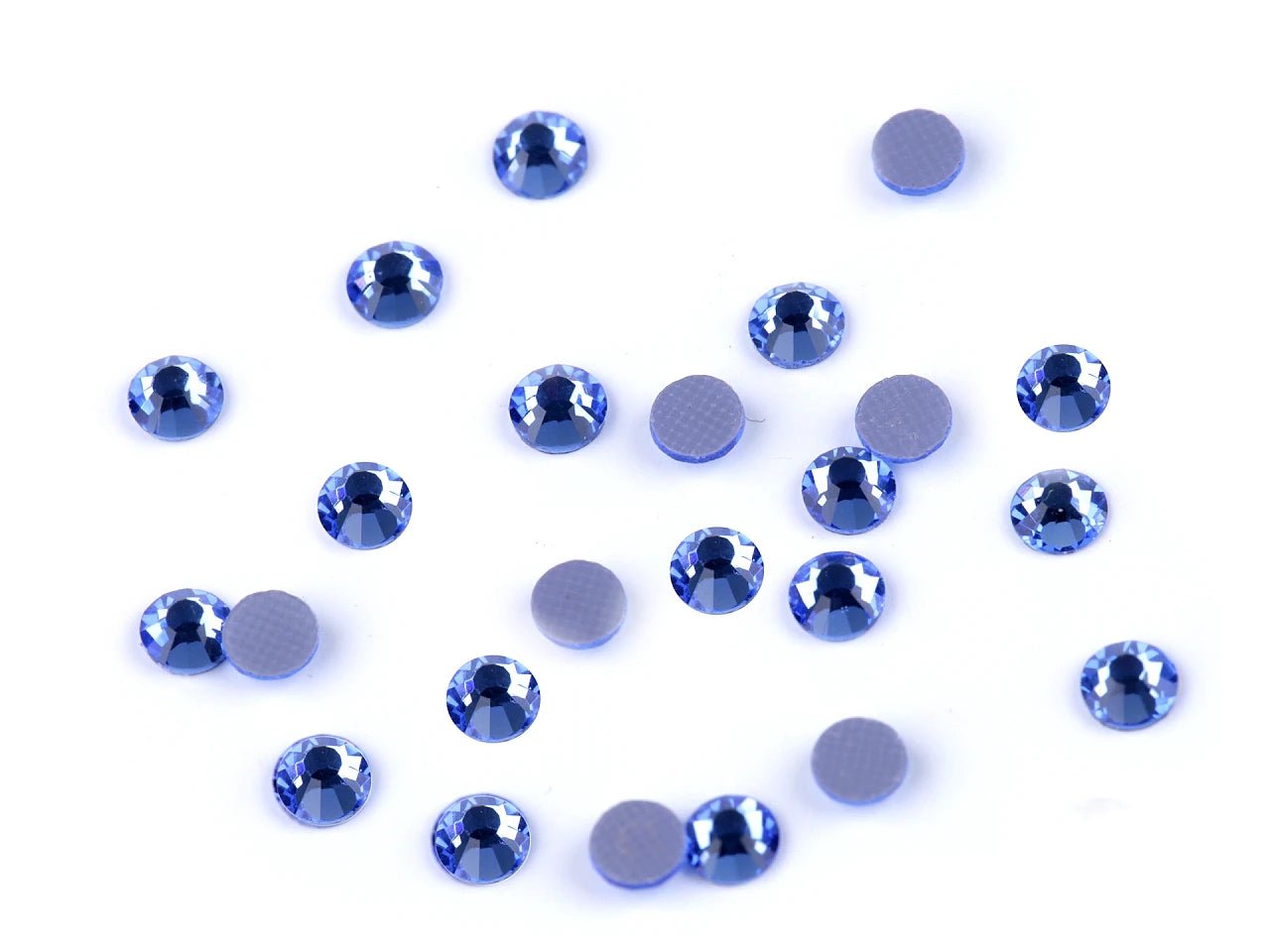 Image with hotfix thermoadhesive crystals, 4 mm 2 g – available at Charlotte’s fabrics