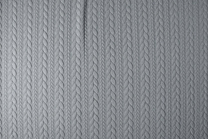Attēls ar Trikotāžas audums ar adījuma rakstu - pelēkas pīnes 340 g/m² – pieejams Šarlotes audumi