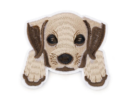 Écusson thermocollant avec chien brodé | 8 × 8,7 cm