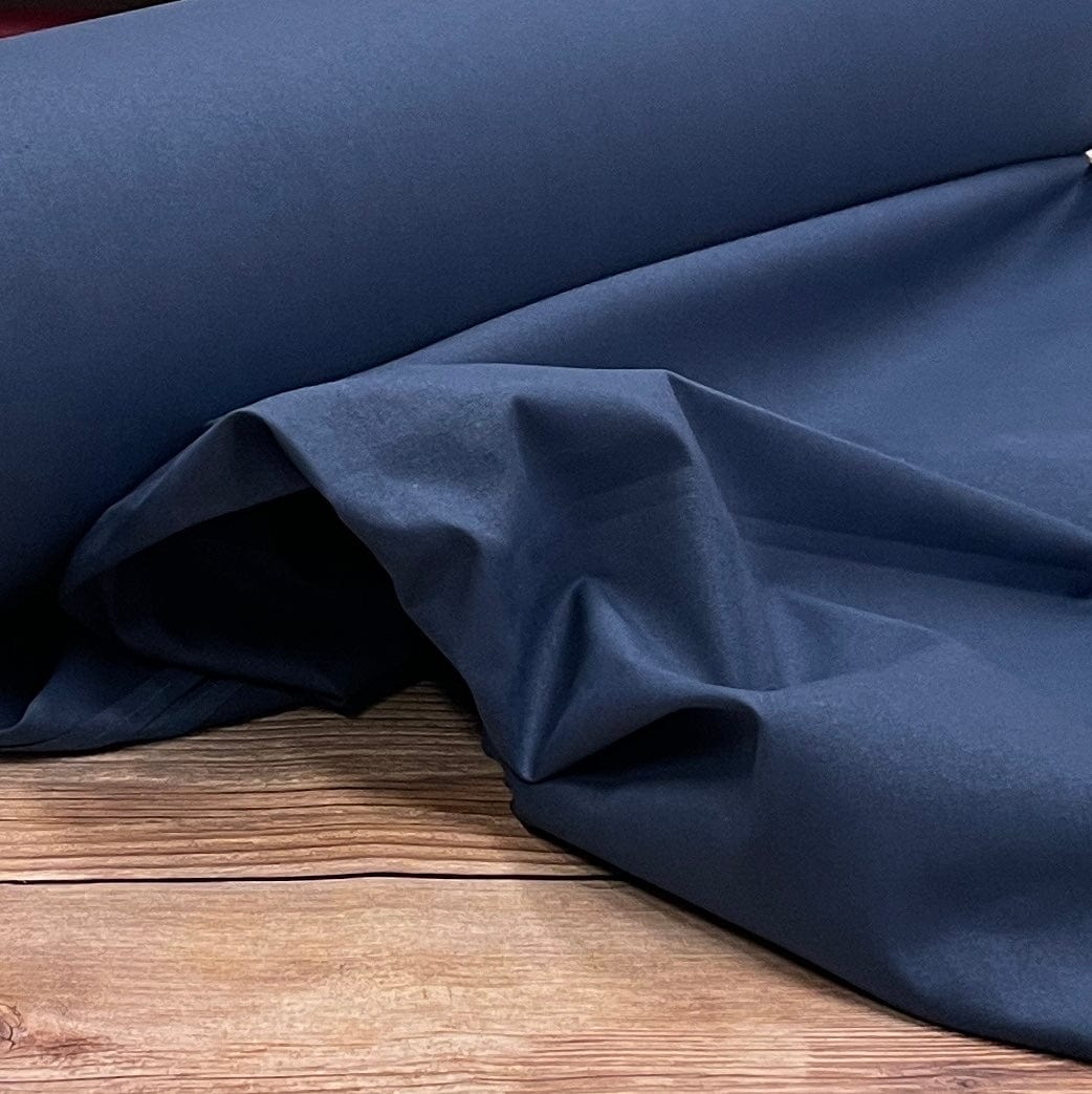 Tissu 100 % coton bleu fumé 220 cm 146 g/m²