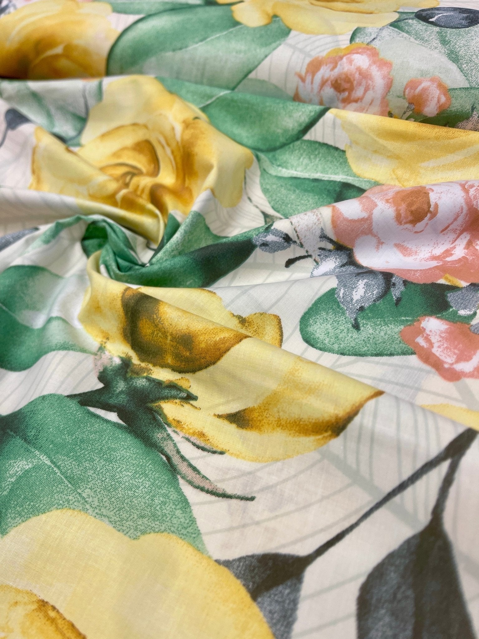 Tissu 100 % coton à roses jaunes, 125 g/m²