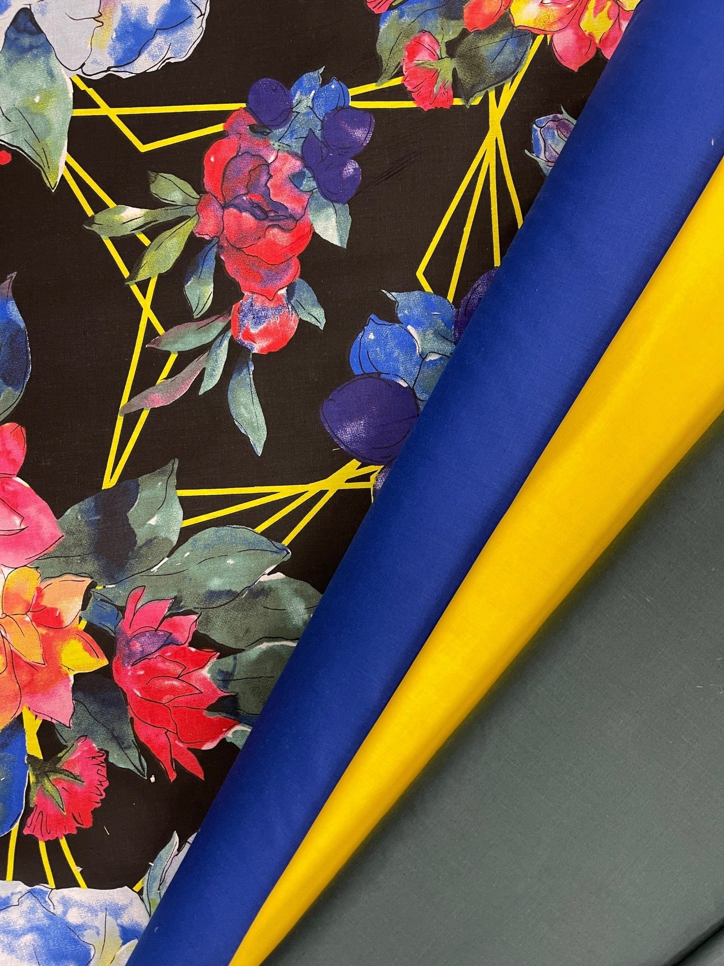 Tissu 100 % coton jaune 220 cm 146 g/m²