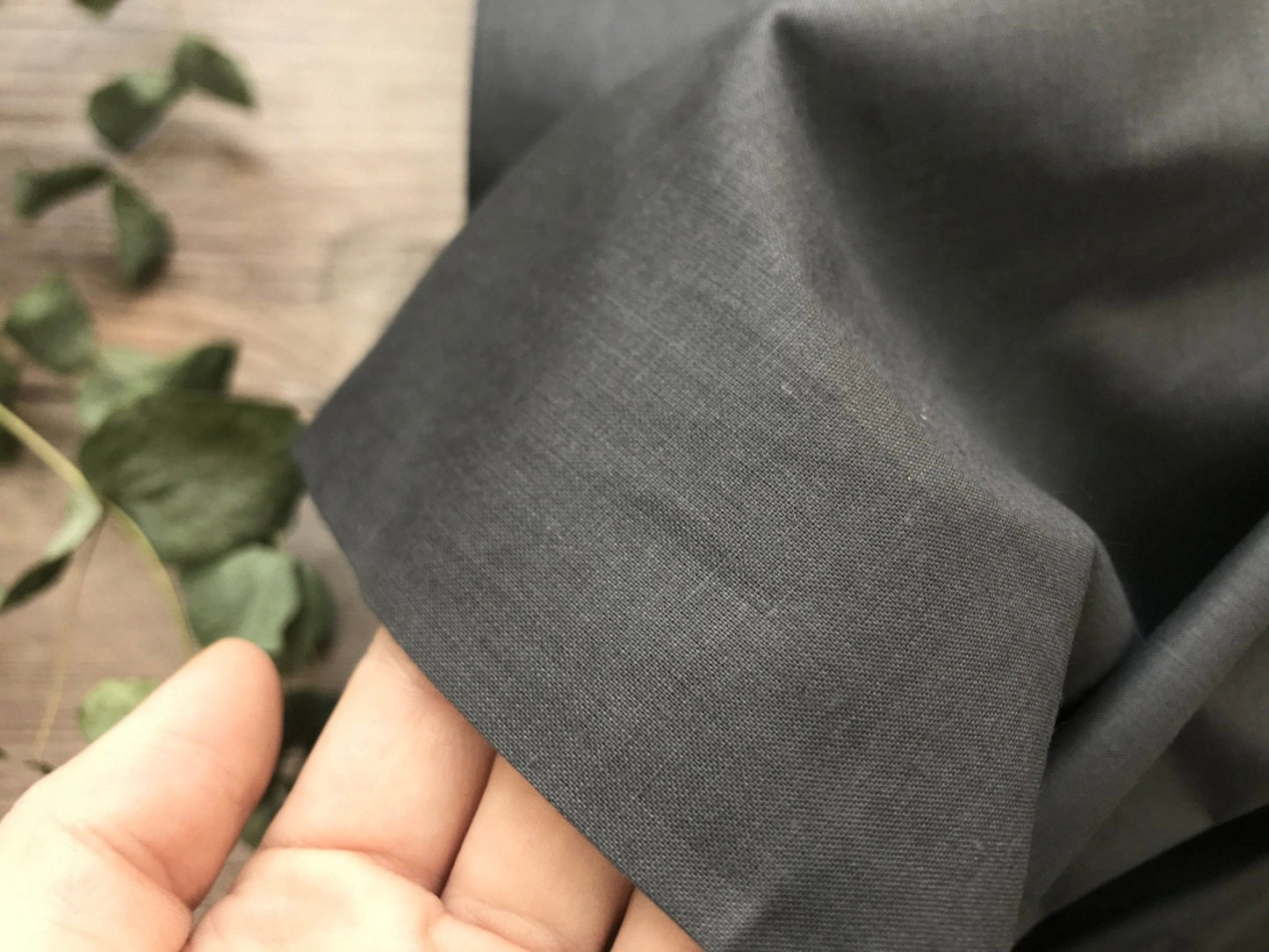 100% Baumwollstoff in Graugrün 220cm 146 g/m²