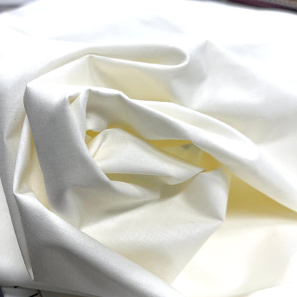 100% Baumwollstoff, milchweiß, 125 g/m²