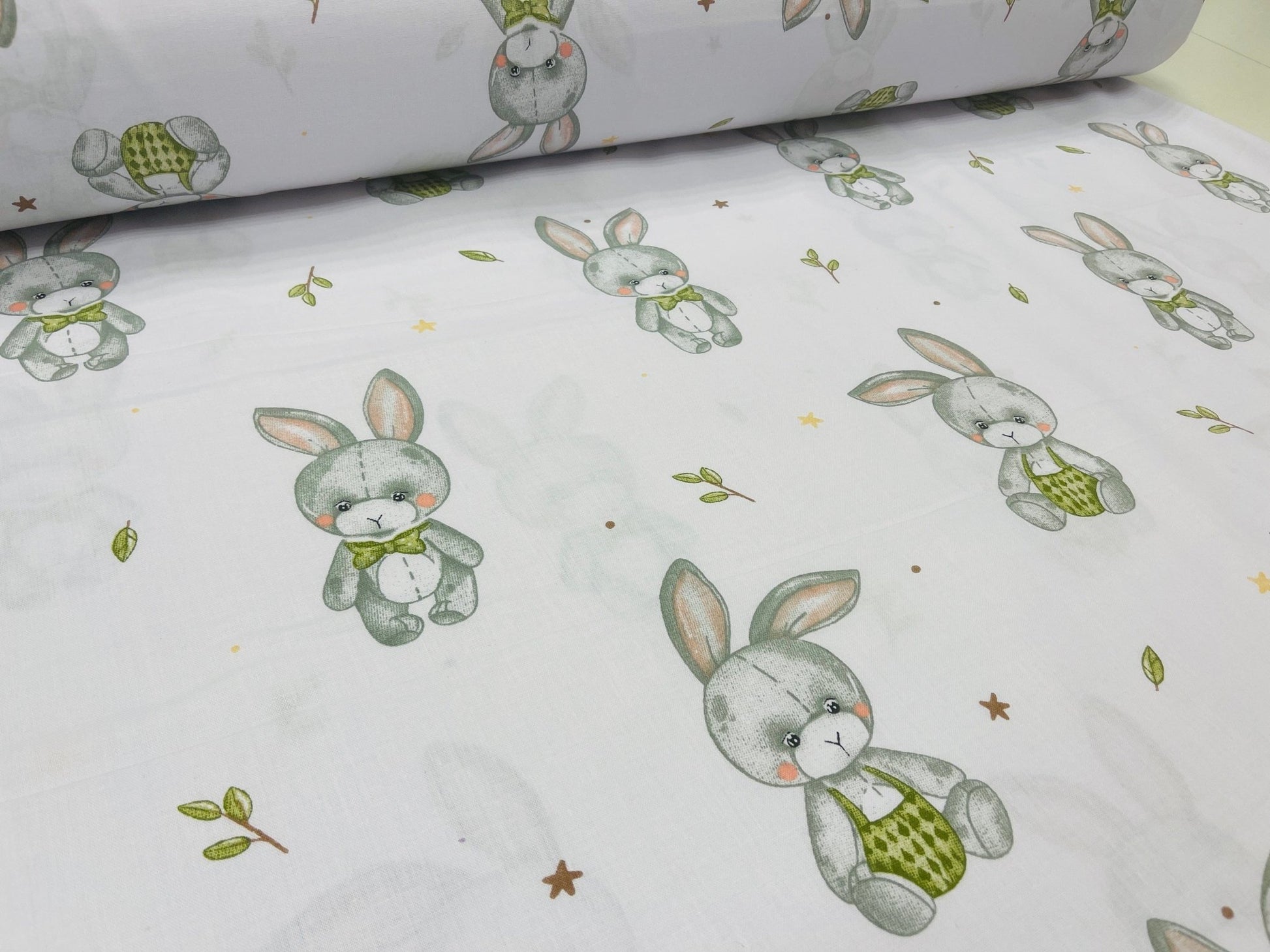 Tissu 100 % coton avec lapins aux longues oreilles, 125 g/m²