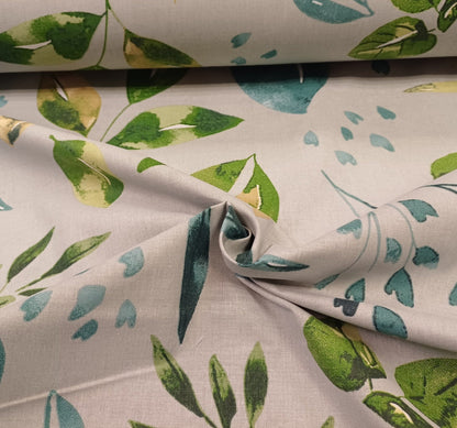Tissu 100 % coton, feuilles vertes et bleu pétrole sur fond gris, 130 g/m²