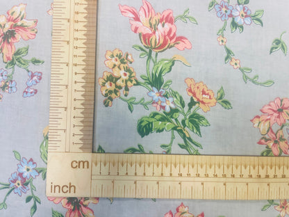 Tissu 100 % coton, fleurs et gris clair, 130 g/m²