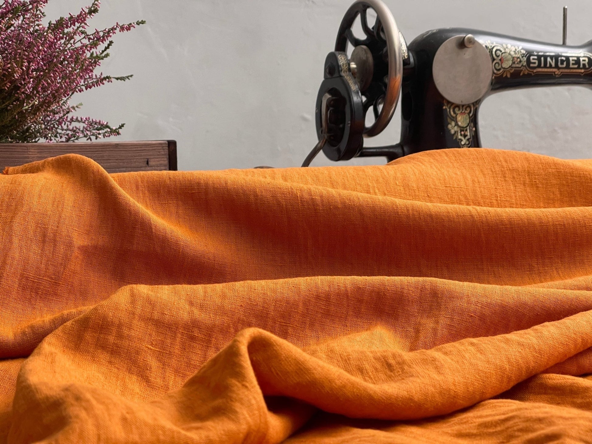 100% weiches Leinen in Karottenorange 205 g/m²