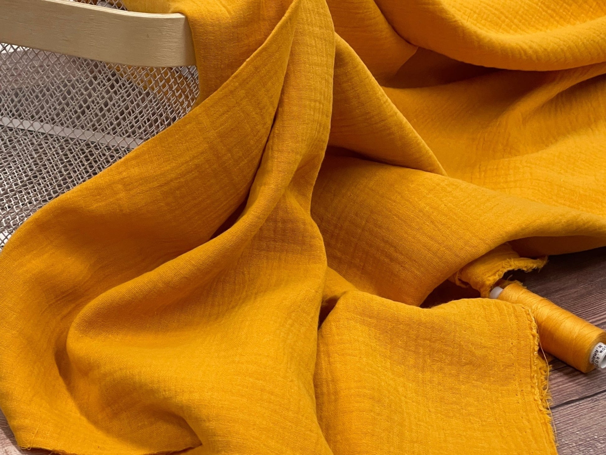 Museline jaune miel 125 g/m²