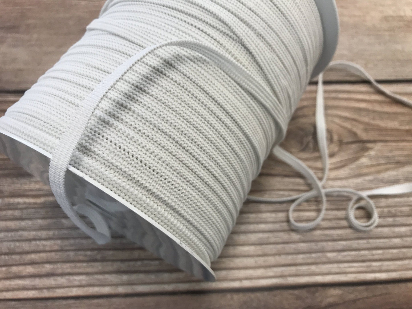 alt
Flat rubber - 4 mm white