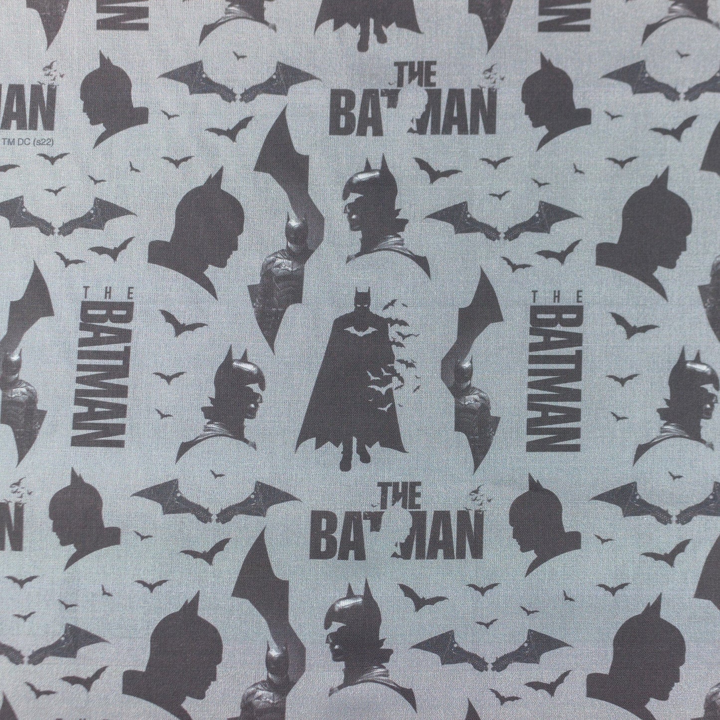 Tissu premium 100 % coton - The Batman ™© sur fond gris 135 g/m²