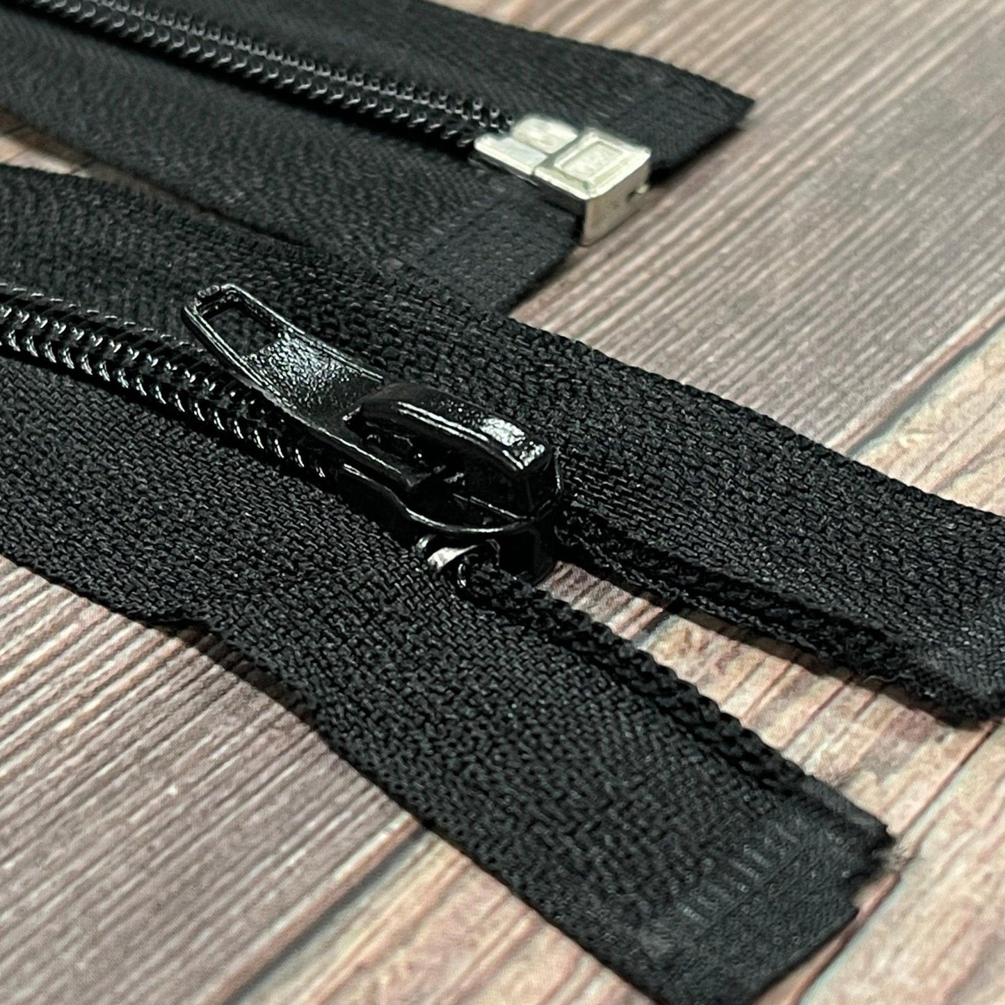 alt
Zip ouvrable noir